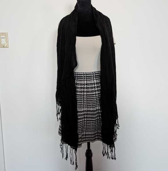 Super Soft Black Scarf/Shawl - Picture 4 of 6